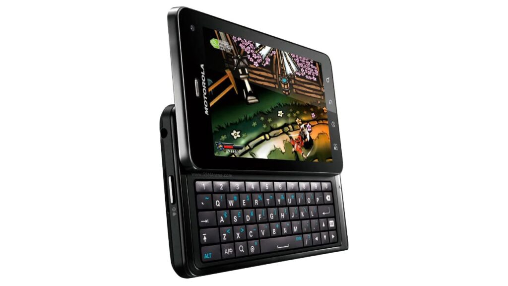 Motorola Milestone 3 com teclado aberto